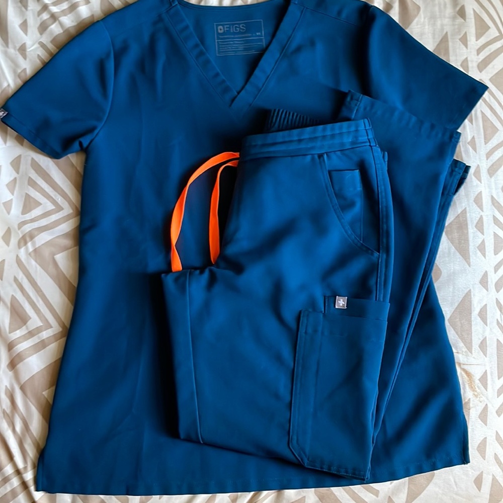 FIGS Catarina and Yola Scrub Set